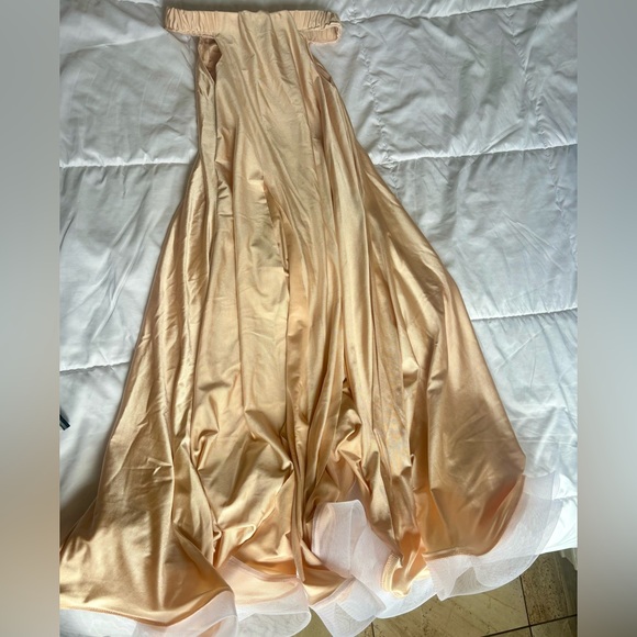 Belly Dancing Nude Dress - Picture 3 of 9